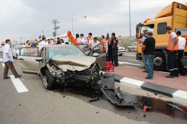 בתו ונכדיו של הרב עמאר נפצעו בתאונה