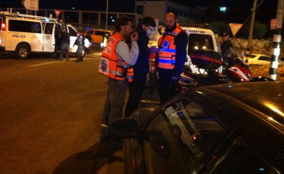 הטרור נמשך: מחבל דקר שוטר בכיכר אדם