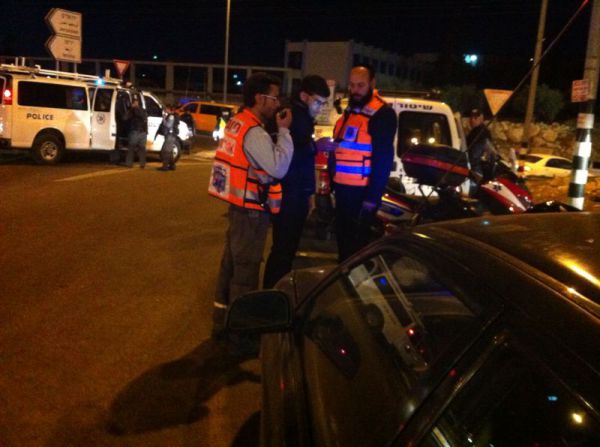 הטרור נמשך: מחבל דקר שוטר בכיכר אדם