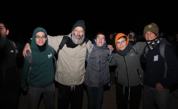 מחושך לאור: אלפי תלמידים במסע בעקבות גוש קטיף