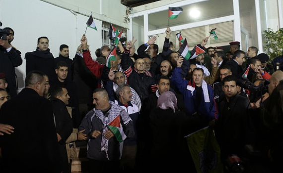 הרוצחים התקבלו בחיבוקים: "לא יהיה הסכם עד שכולם ישוחררו"