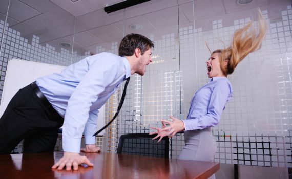 גולשת במצוקה: הבוס ממרר לי את החיים