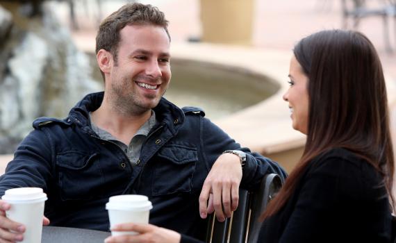 מיומנה של רווקה: דתיים, מה אתם נוגעים בי בדייט?