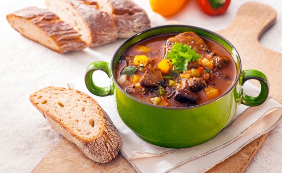 החורף חוזר: מתכון לקדרת בשר ותפוחי אדמה