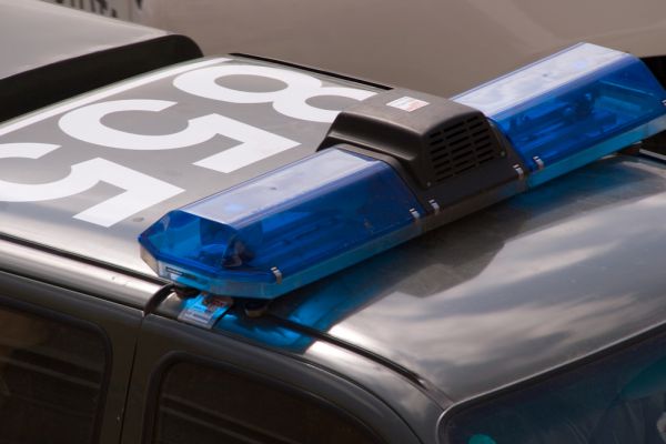 כפר סבא: עובד ניקיון נפגע מפיצוץ רימון הלם