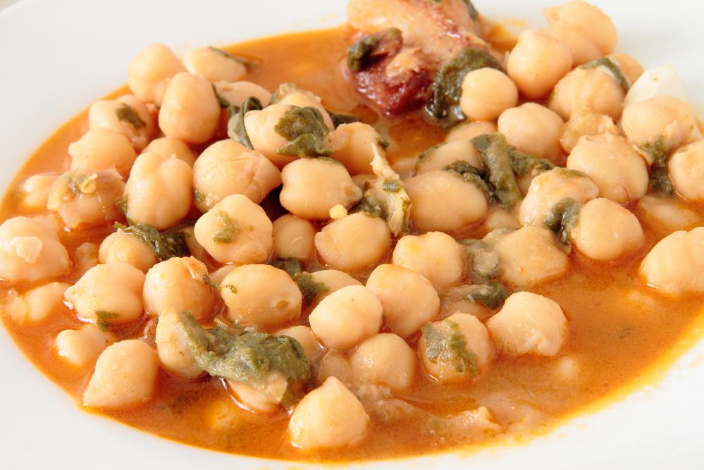 כשהטבע מחזיר אהבה: מרק חומוס וירקות