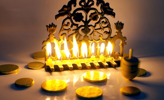 חנוכה לילדים: יצירה מתוקה ומשחק