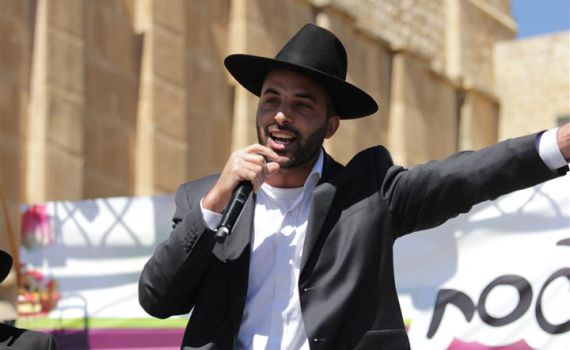 המראפרפ בקודש: אוהד משיח שר מוזיקה שחורה