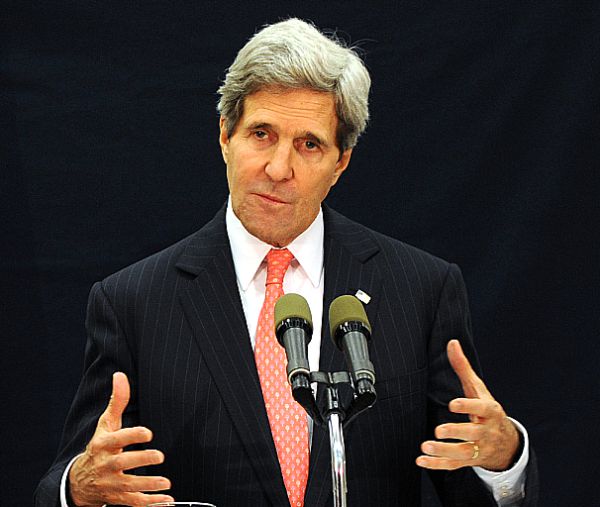 גורמים ישראלים: קרי מנסה ליצור חרם על ישראל