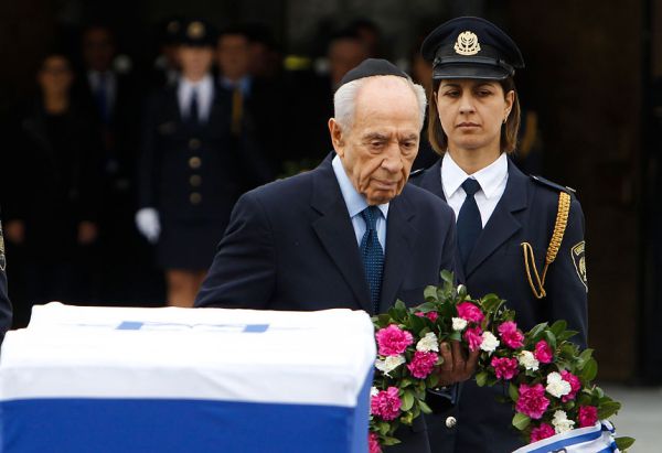 הנשיא שמעון פרס ספד לאריק שרון: "תדע מנוחה, מנהיג גדול"