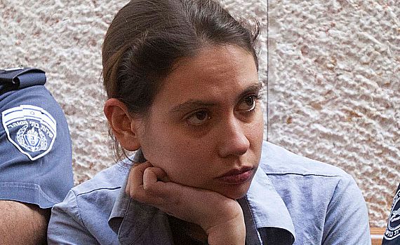 אחרי יותר משנתיים בכלא: ענת קם יוצאת לחופשי