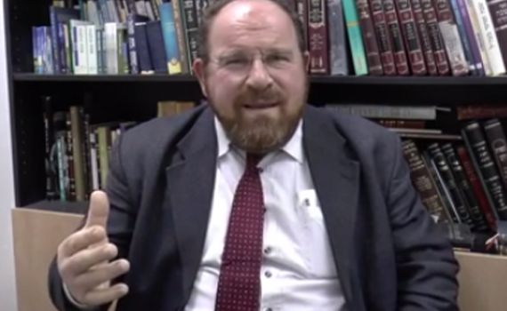 פרשת תרומה: במה הרב שלמה זלמן אויערבך היה מחמיר?‬