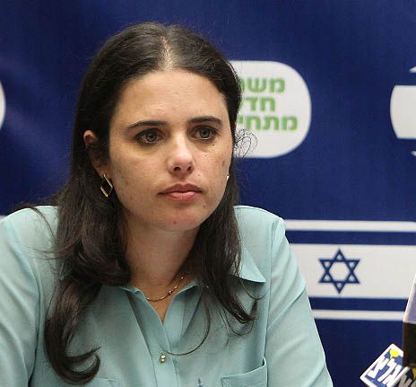 שקד בבקעת הירדן: "שהממשל האמריקאי יתפכח מהאשליות"