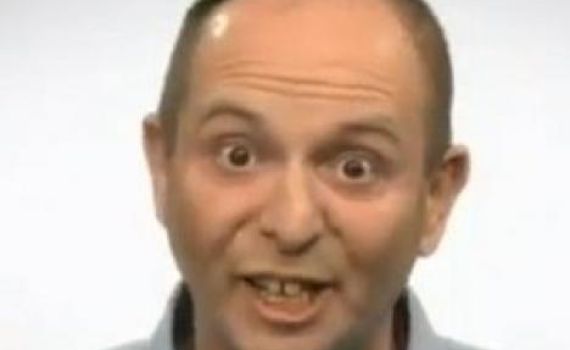 בנט: החיקוי בארץ נהדרת נתן לי 2 מנדטים