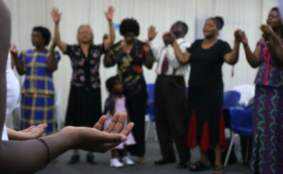 אל תבלבלו בין שירה לתפילה