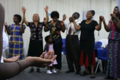 אל תבלבלו בין שירה לתפילה