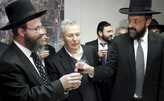 מחקר חדש: כמה עולים לנו שני רבנים בעיר אחת?