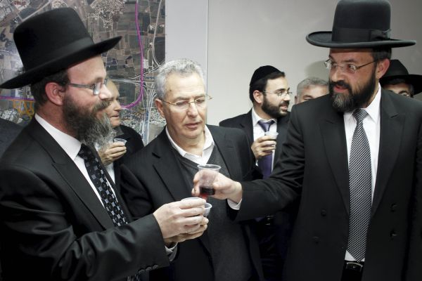 מחקר חדש: כמה עולים לנו שני רבנים בעיר אחת?