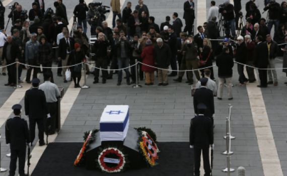 אכזבה: רק אלפים בודדים הגיעו לחלוק כבוד לאריאל שרון