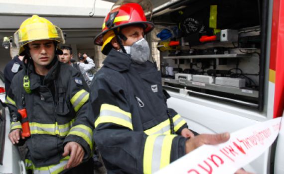 אסון ההרעלה: מאמצים להציל את חייהם של שני האחים