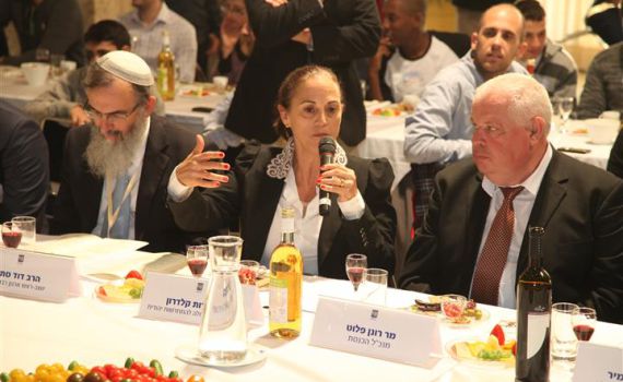 לראשונה סדר ט"ו בשבט בכנסת