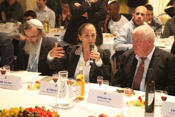 לראשונה סדר ט"ו בשבט בכנסת