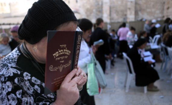 לקראת העצרת בכותל: רבנים חיברו תפילה מיוחדת להחלפת נתניהו