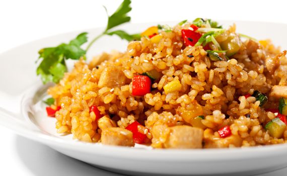 פפריקש: מתכון לקדרת עוף נימוח עם אורז והרבה פפריקה