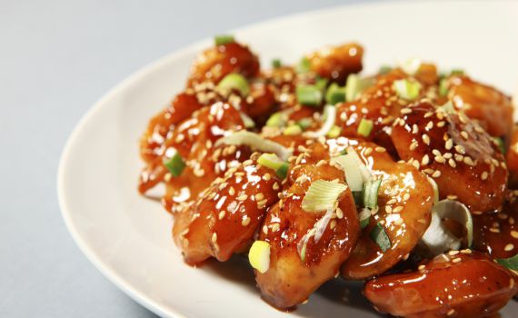 שולחן שבת בניחוח סיני: מתכון לעוף בשומשום