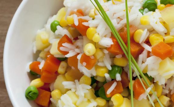 ידהים את האורחים שלכן: מתכון לאורז מטוגן עם ירקות