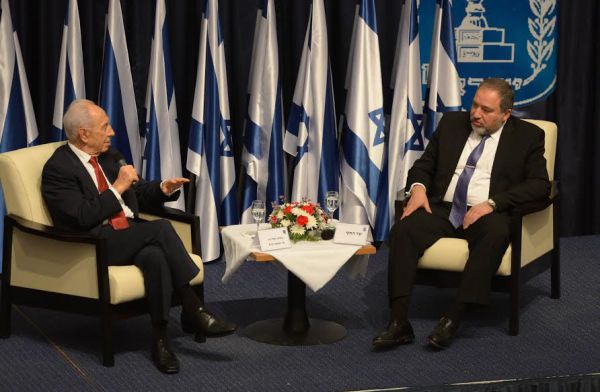 פרס לליברמן: "מתפקידו של משרד החוץ לקדם הסכם שלום"