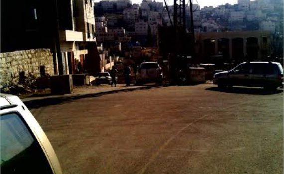 הסתתרו מאחורי רכב TIPH ויידו אבנים