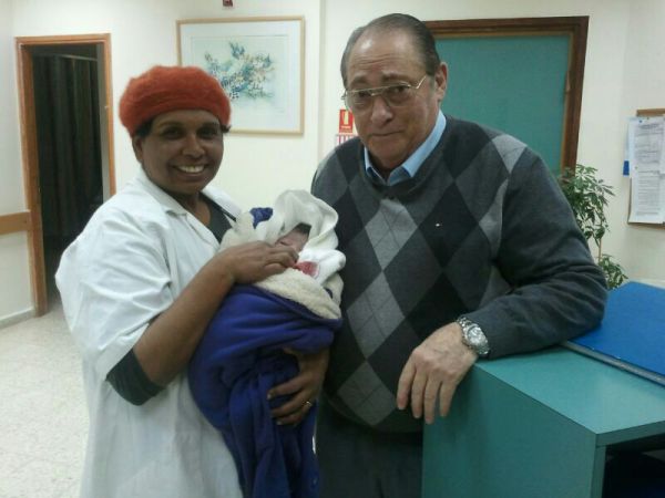 כרעה ללדת בכביש 60; הרופא: "זו הלידה ה-30 שלי"