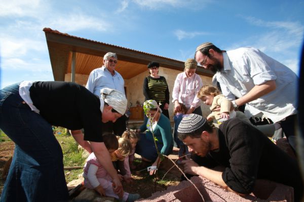 שלוש שנים לטבח: 38 ילדים קרויים על שמם של בני משפחת פוגל