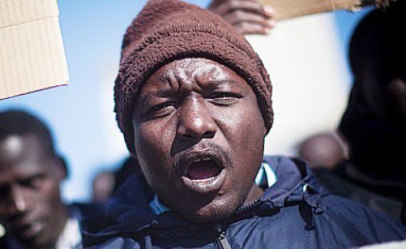 סער: בחודש פברואר יצאו מישראל מרצון כ-1500 מסתננים