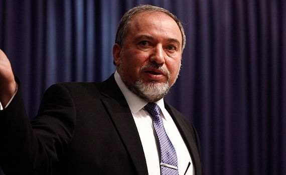 ליברמן מבטיח: אם יהיה הסכם, אפנה את ביתי