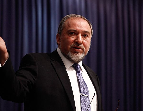 ליברמן מבטיח: אם יהיה הסכם, אפנה את ביתי