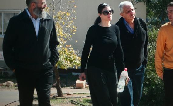 ח"כ מירב מיכאלי: אגיע למסור שיחה במאחז ליד נווה צוף