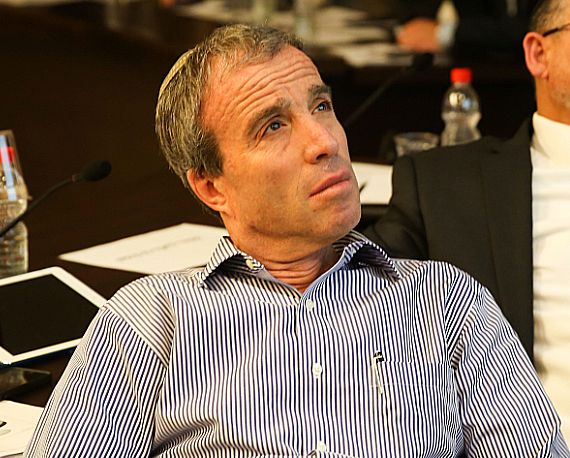 ביזיון: שטרן קרא לרב שמואל אליהו 'שמוליק'