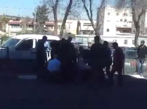 קרית-ארבע: שוטר נדקר ונפצע קשה, אדם נוסף נפצע קל