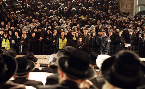 החרדים מגיבים ל'גזירת הגיוס': יקיימו עצרת ענק