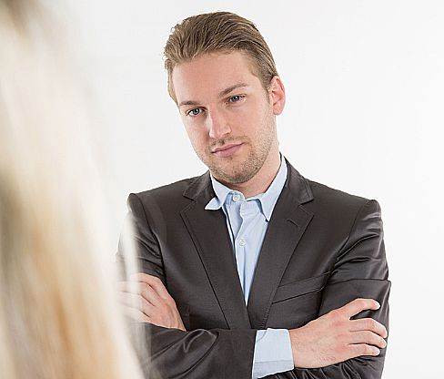 מיומנה של רווקה דתייה: ומה קורה כשהוא בא לעבודה?