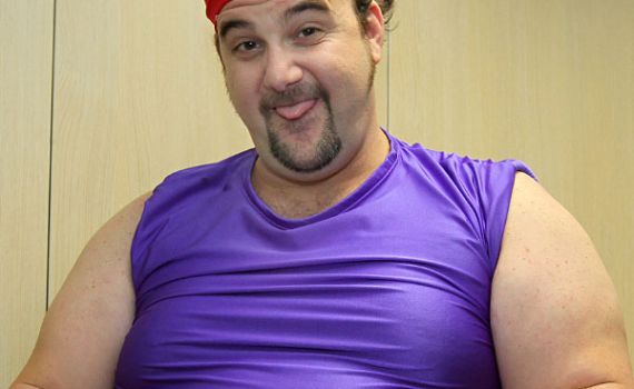 הקומיקאי ירון ברלנד חשוד שביצע מעשה מגונה בנערה