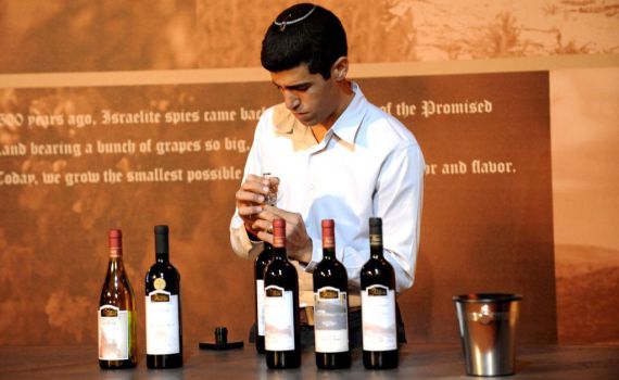 שולחים יין מיש"ע לחו"ל ועוזרים להלחם בחרם