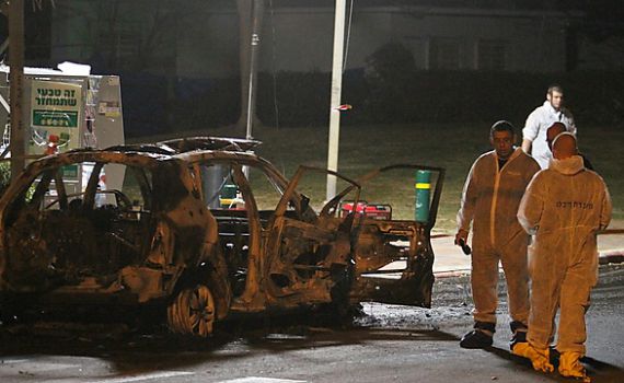 שני הרוגים בפיצוץ רכב בפתח תקווה: "הנהג צעק שמע ישראל"