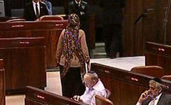 צפו: חברי הכנסת של הבית היהודי נוטשים את המליאה