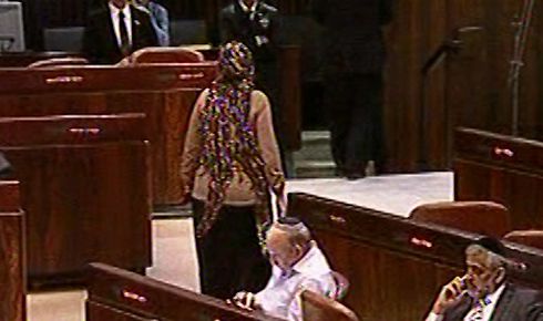 צפו: חברי הכנסת של הבית היהודי נוטשים את המליאה