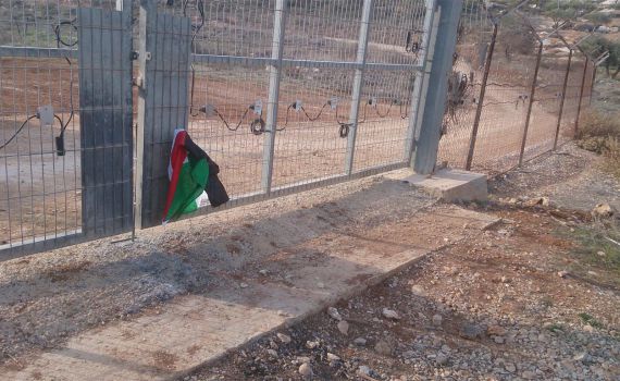 אחרי הלווית הרוצח: עשרות פלסטינים צעדו לישוב איתמר