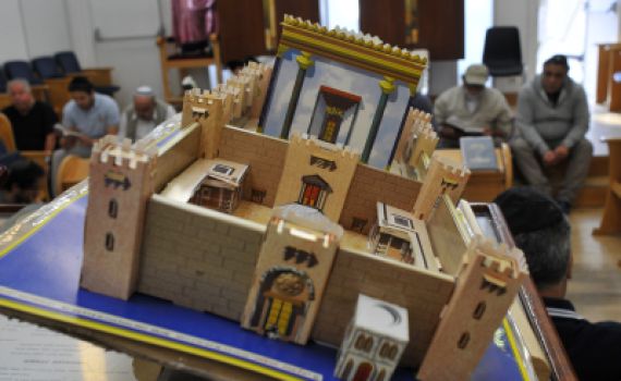 מתכוננים: חניכי ”אריאל“ יארגו את הפרוכת למקדש