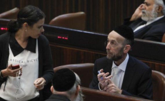 יש עתיד והבית היהודי החליטו: סנקציות פליליות על חרדים